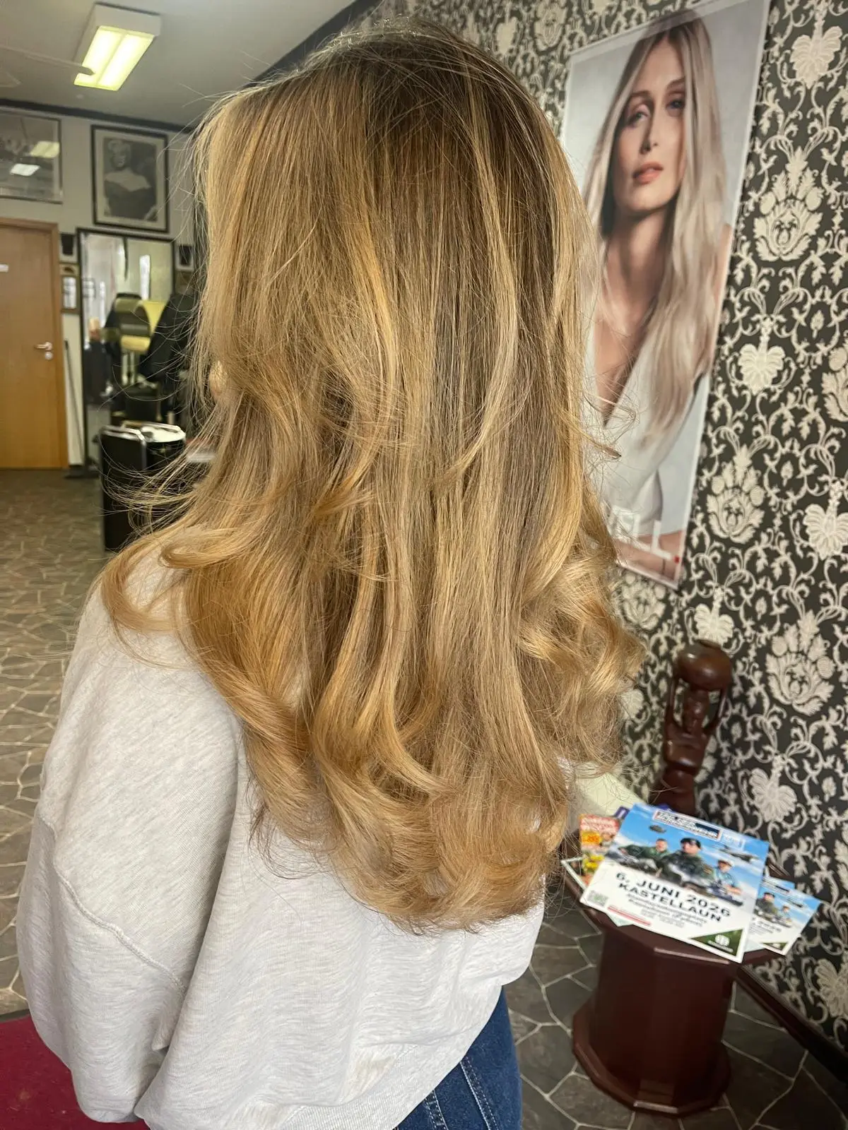 Nachher: blonde Locken